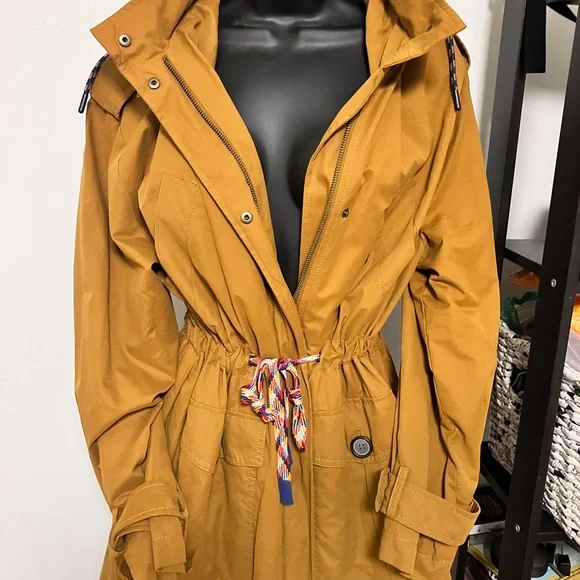 Zara Trench Sporty Coat. - Picture 2 of 10